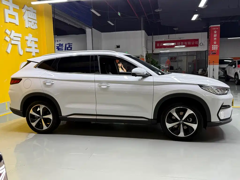 BYD PLUS New Energy — миниатюра 8