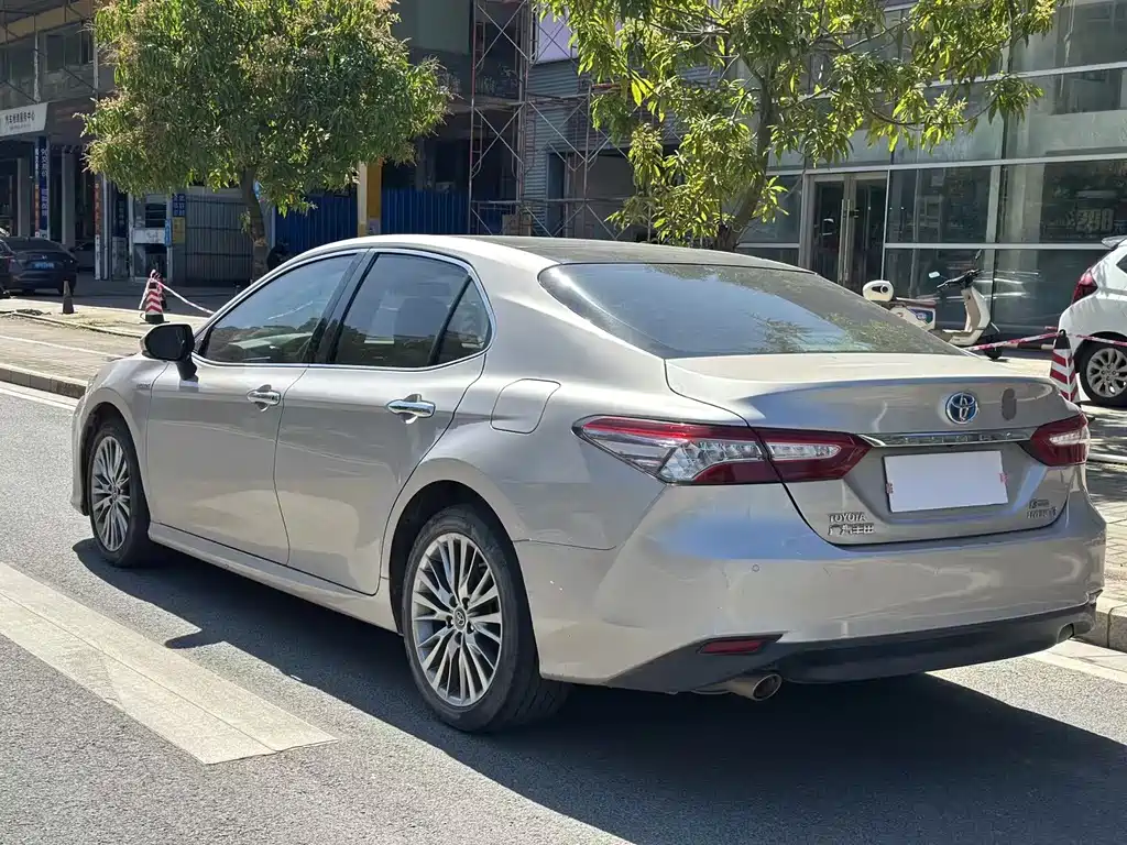 TOYOTA CAMRY