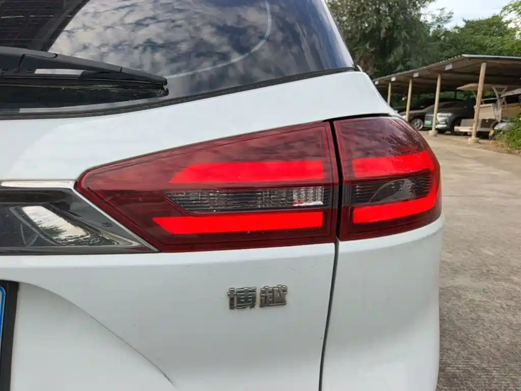 Geely Boyue — миниатюра 8