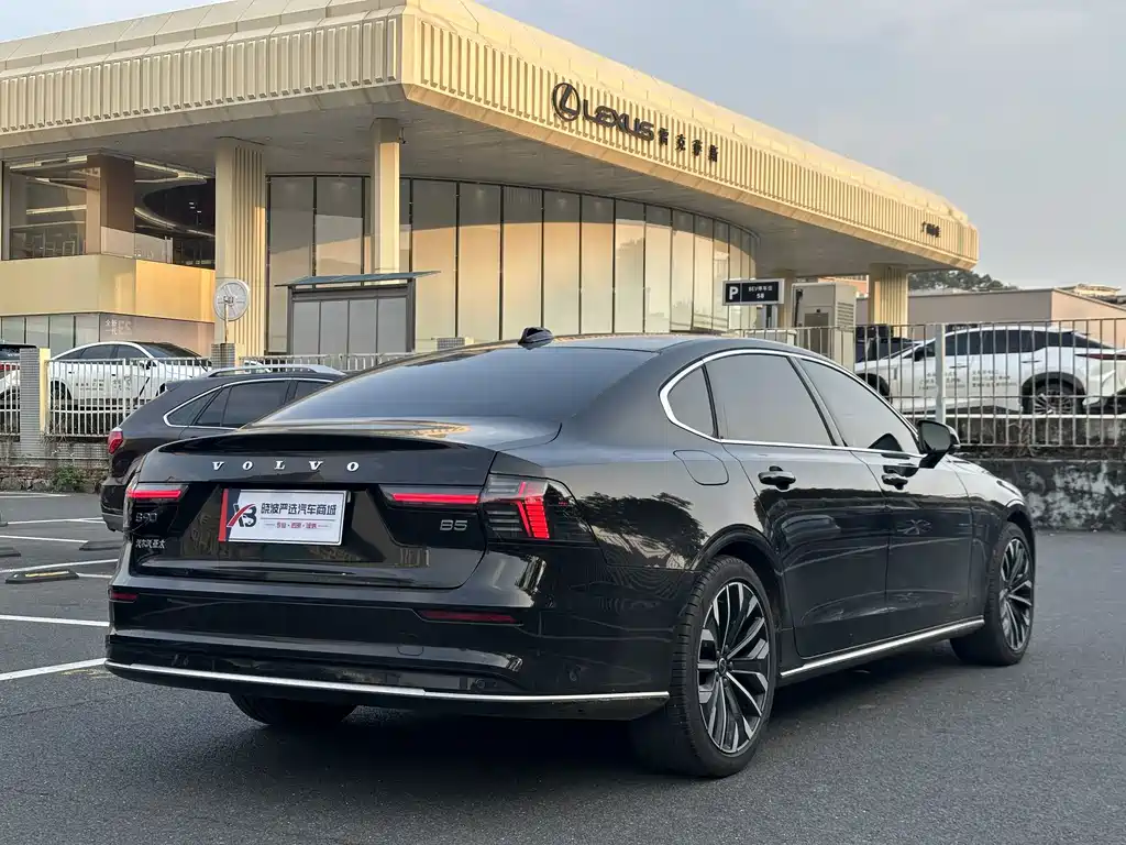 Volvo S90 — миниатюра 21