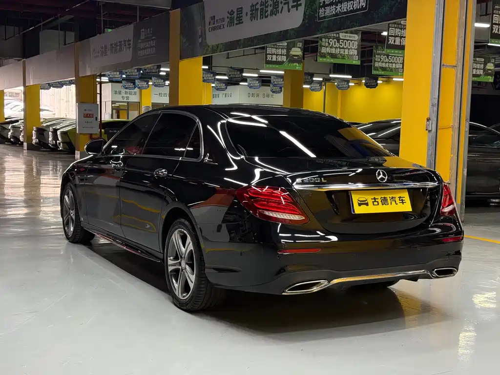 Mercedes-Benz E-Class — миниатюра 7