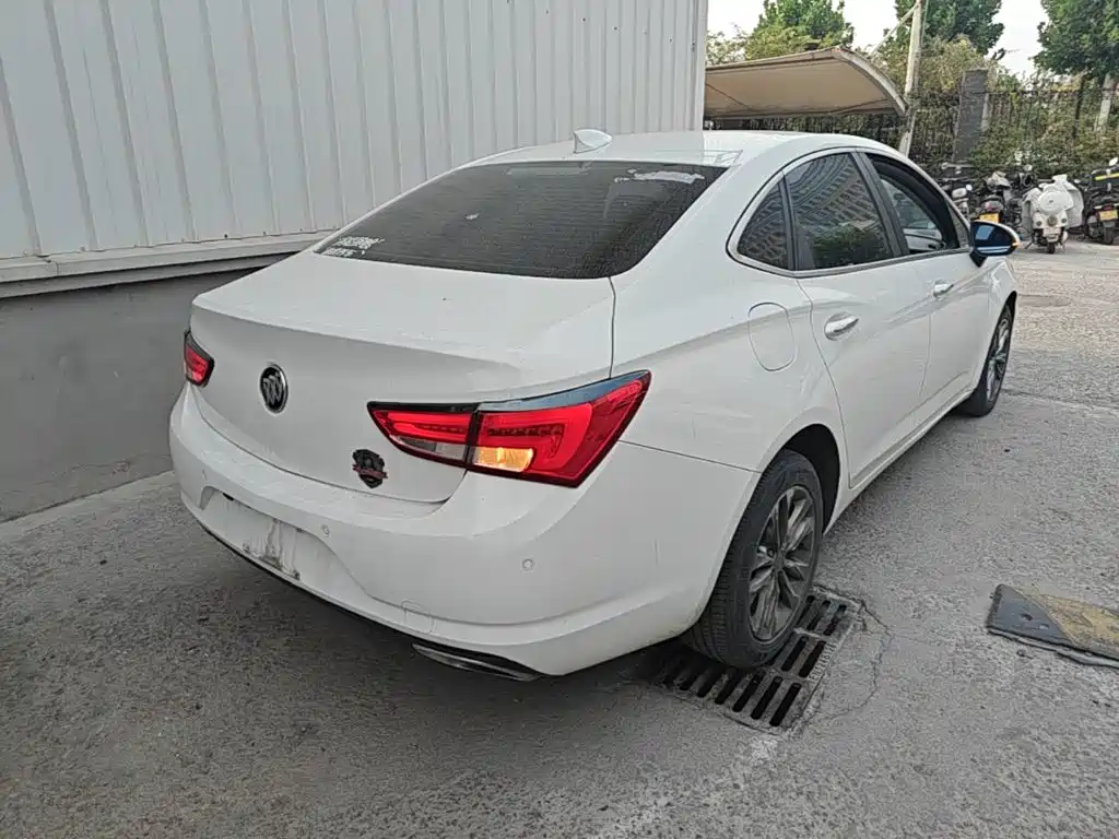 Buick Verano — миниатюра 7