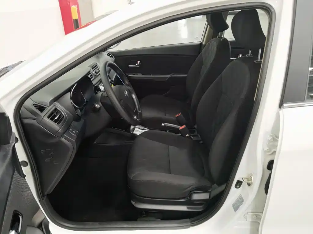 Kia K2 — миниатюра 10