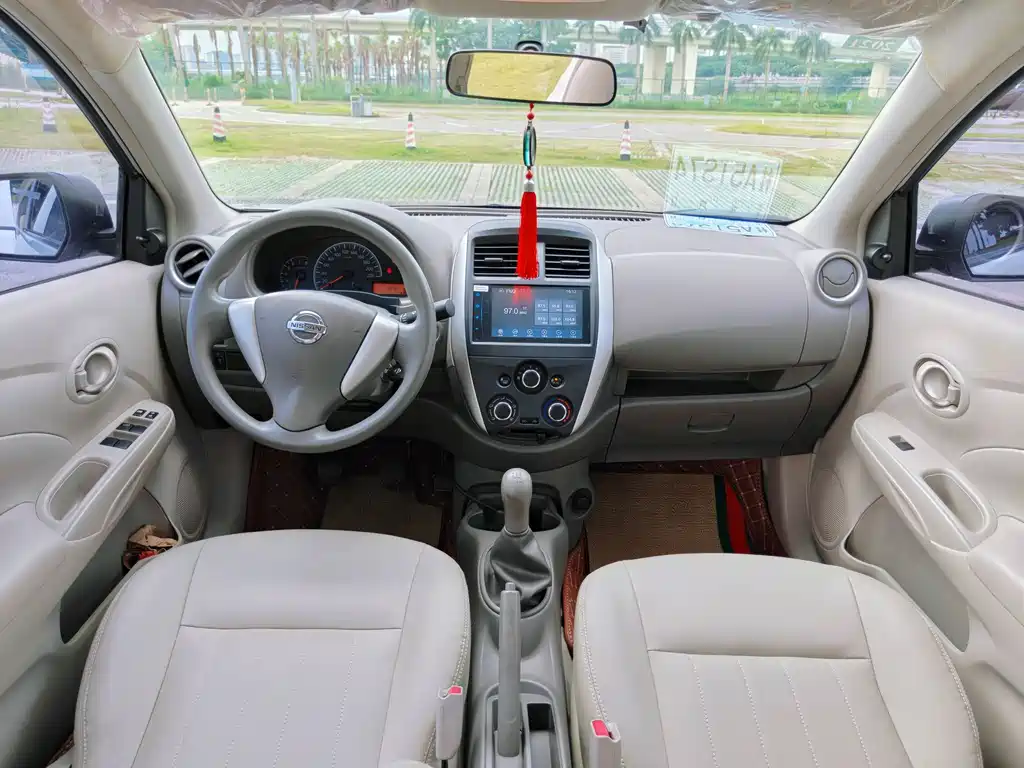 Nissan Sunny — миниатюра 10
