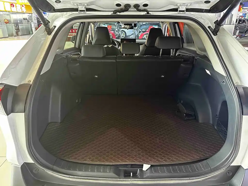 Toyota RAV4 — миниатюра 19