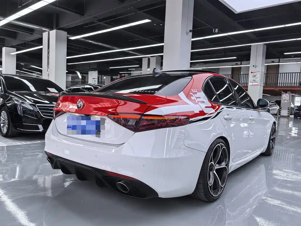 Alfa Romeo Giulia — миниатюра 22