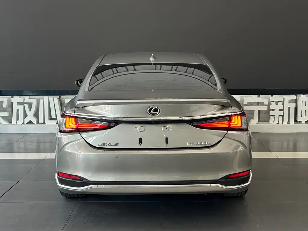 Lexus ES — миниатюра 5