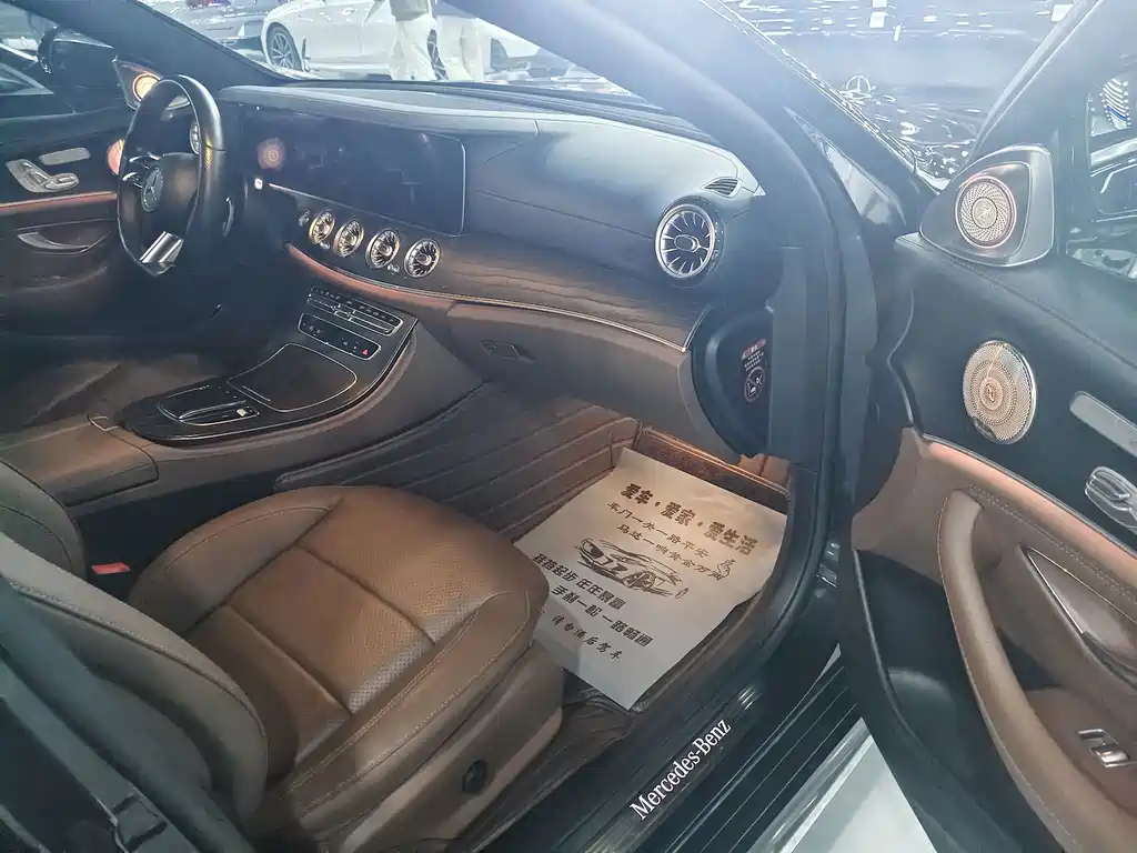 Mercedes-Benz E-Class — миниатюра 20