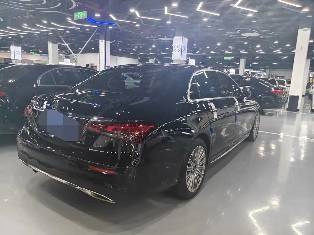 Mercedes-Benz E-Class — миниатюра 23