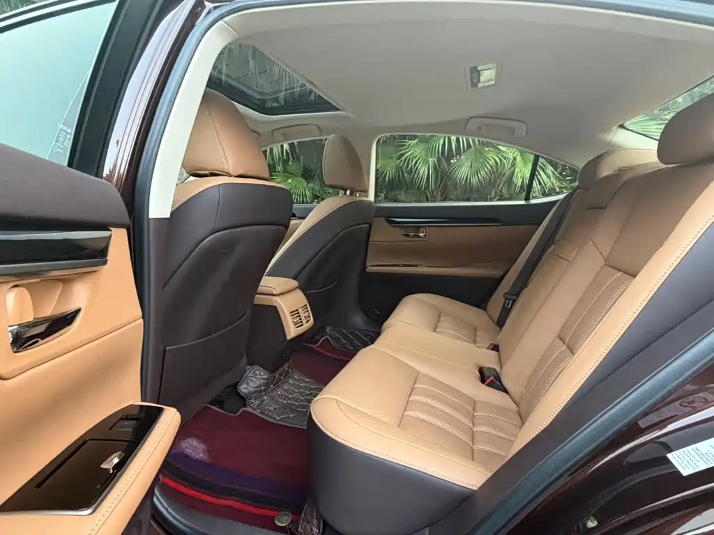Lexus ES — миниатюра 6