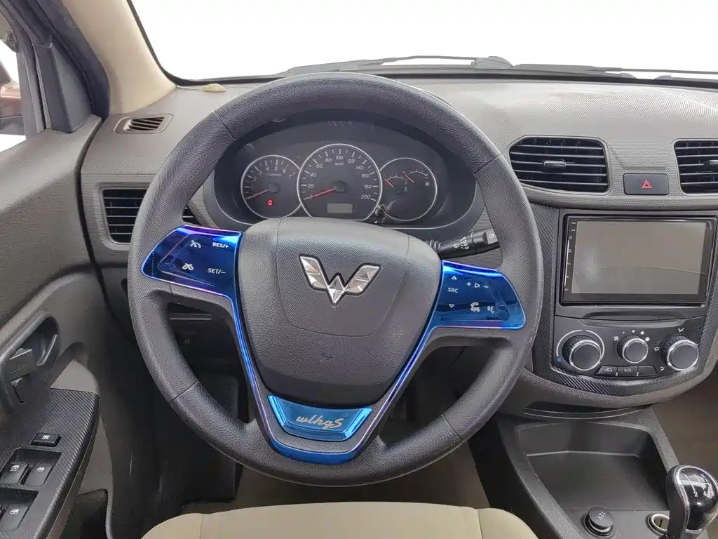 Wuling Hongguang — миниатюра 11