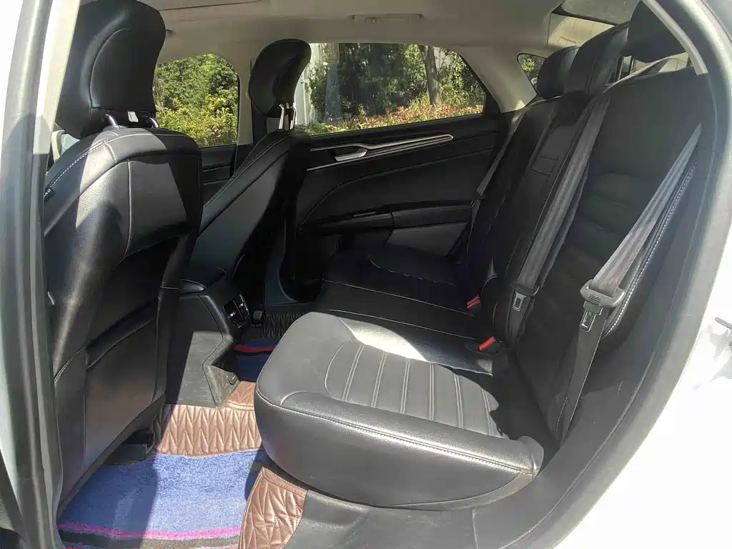 Ford Mondeo — миниатюра 5