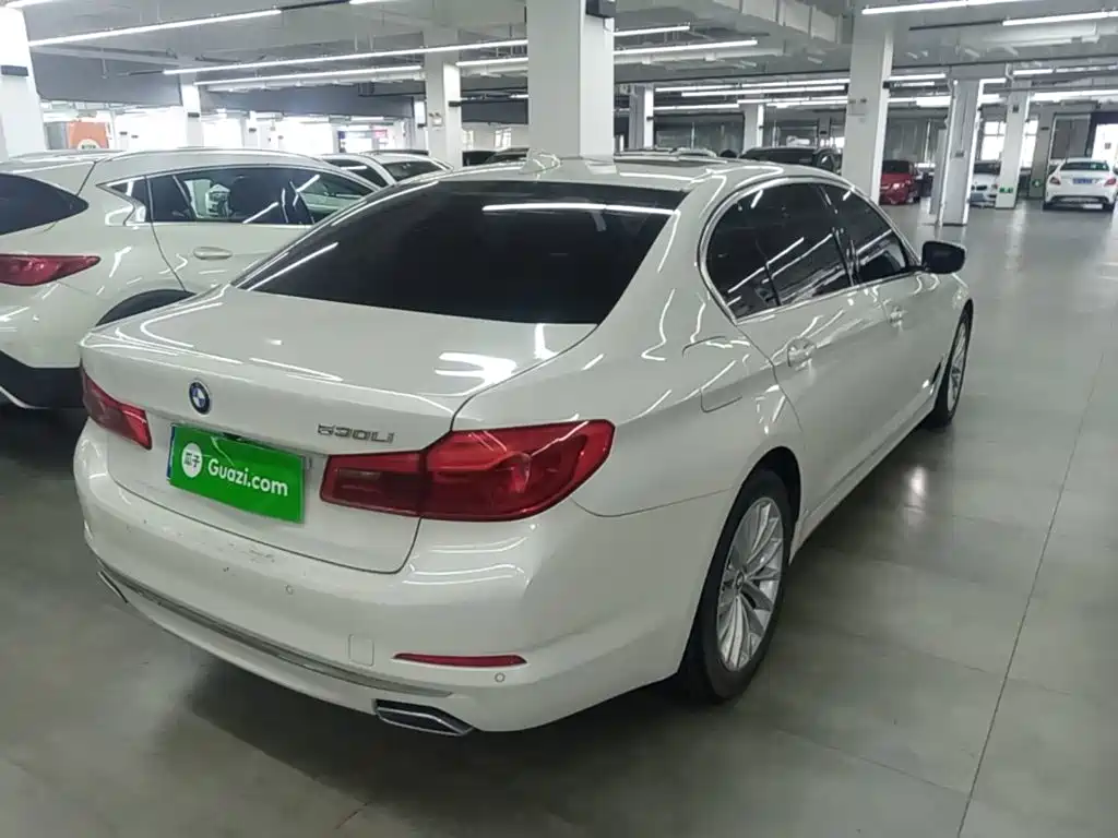 BMW 5 Series — миниатюра 7