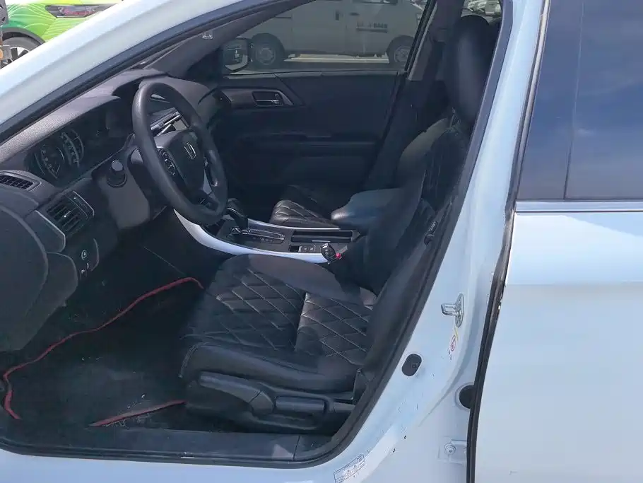 Honda Accord — миниатюра 9