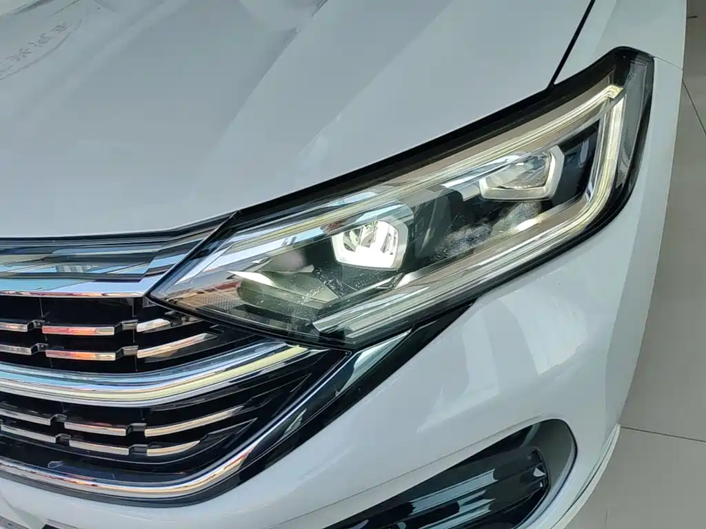 Volkswagen Sagitar — миниатюра 24