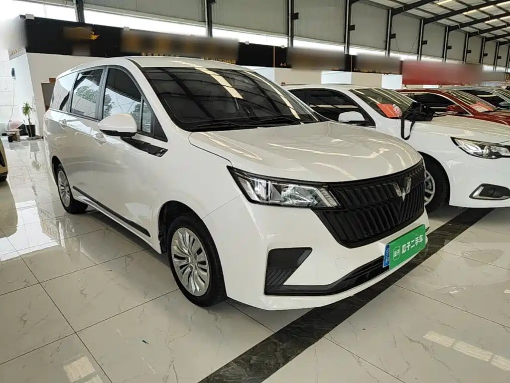 Wuling Jiachen — миниатюра 4