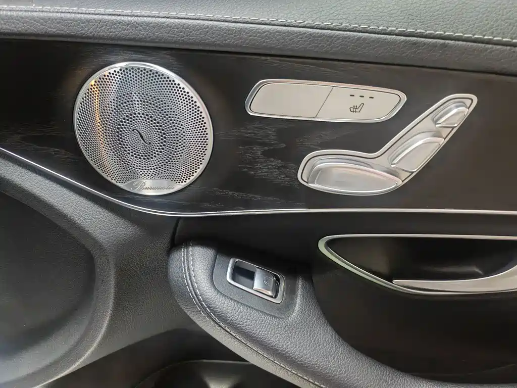 Mercedes-Benz C-Class — миниатюра 5