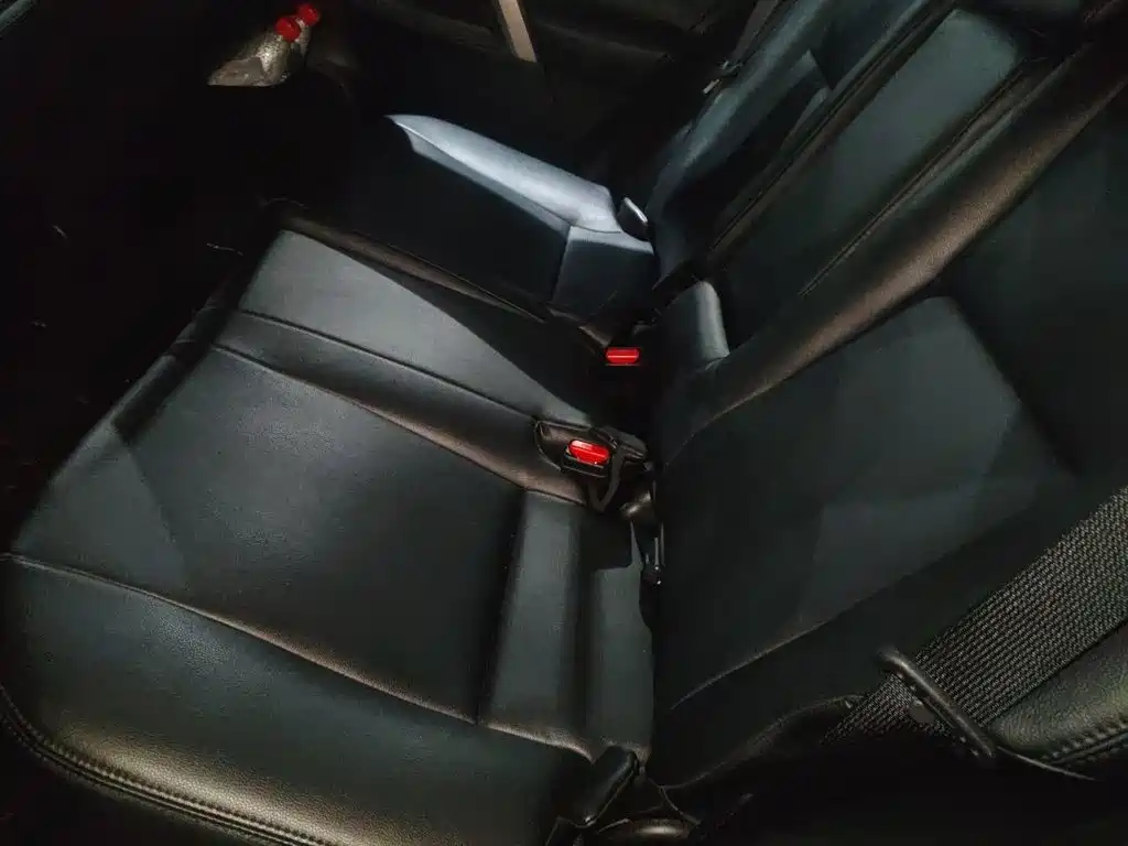 Toyota RAV4 — миниатюра 13