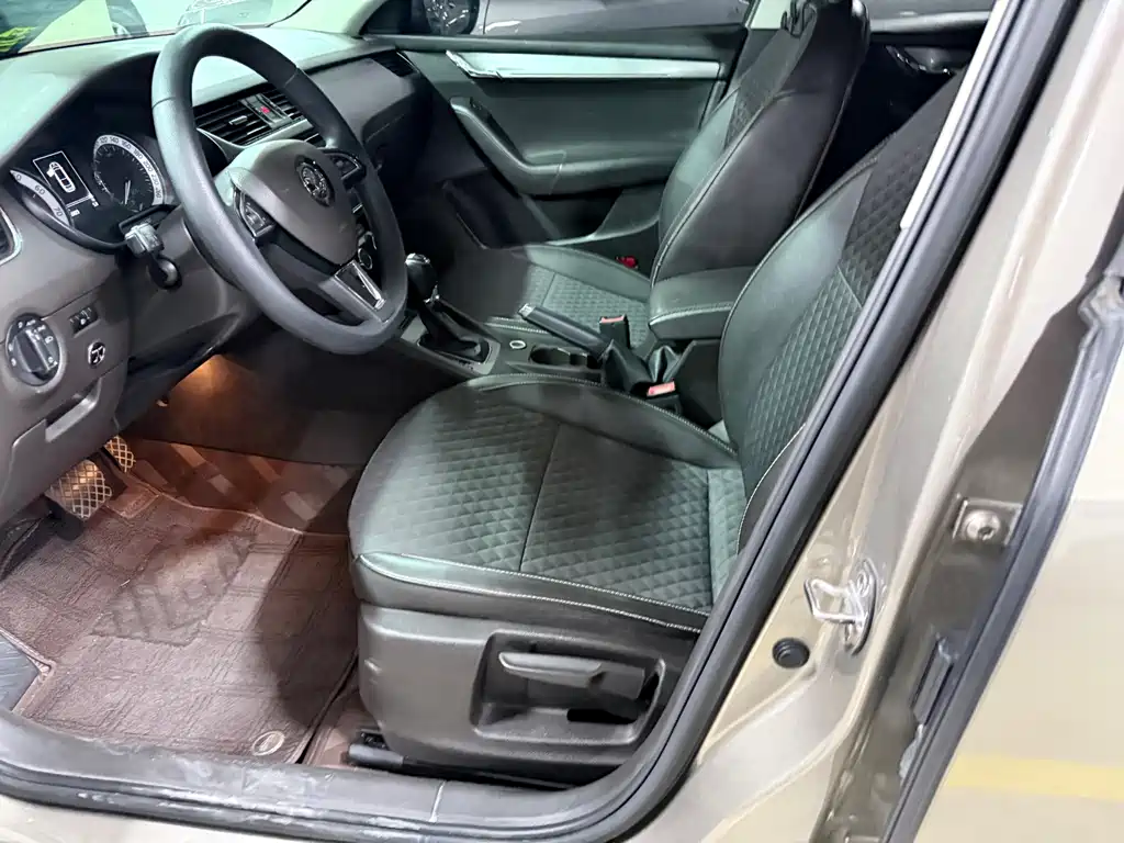 Skoda Octavia — миниатюра 8