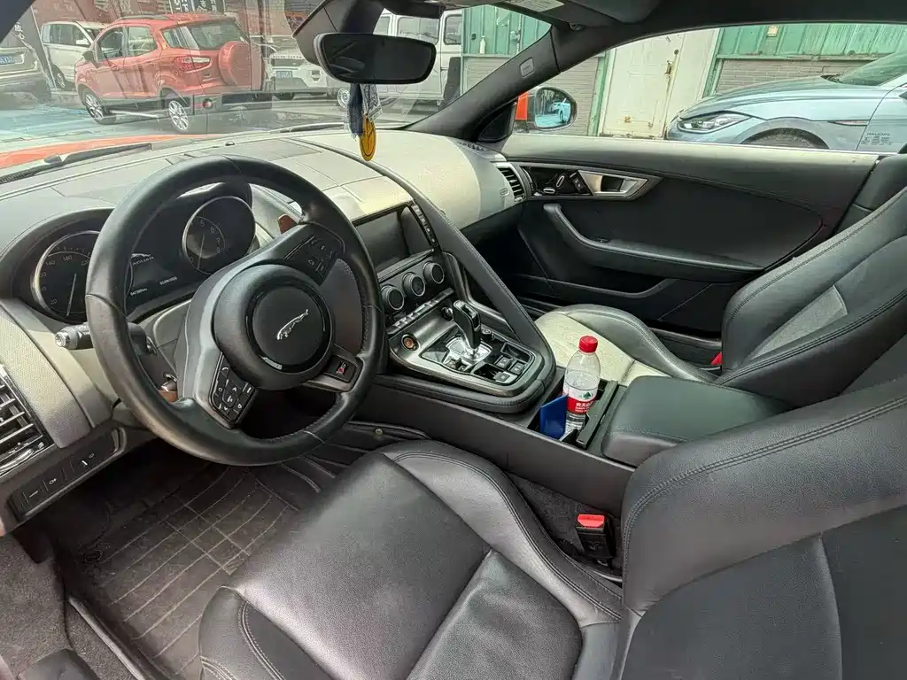 Jaguar F-TYPE — миниатюра 7