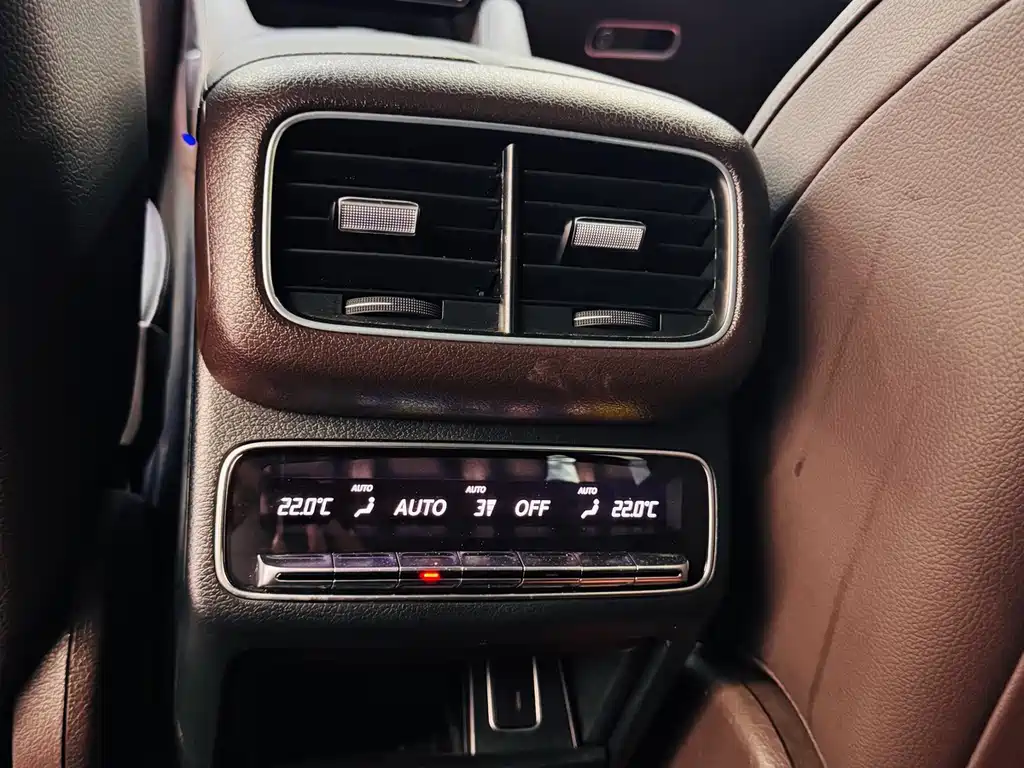 Mercedes-Benz GLS — миниатюра 8