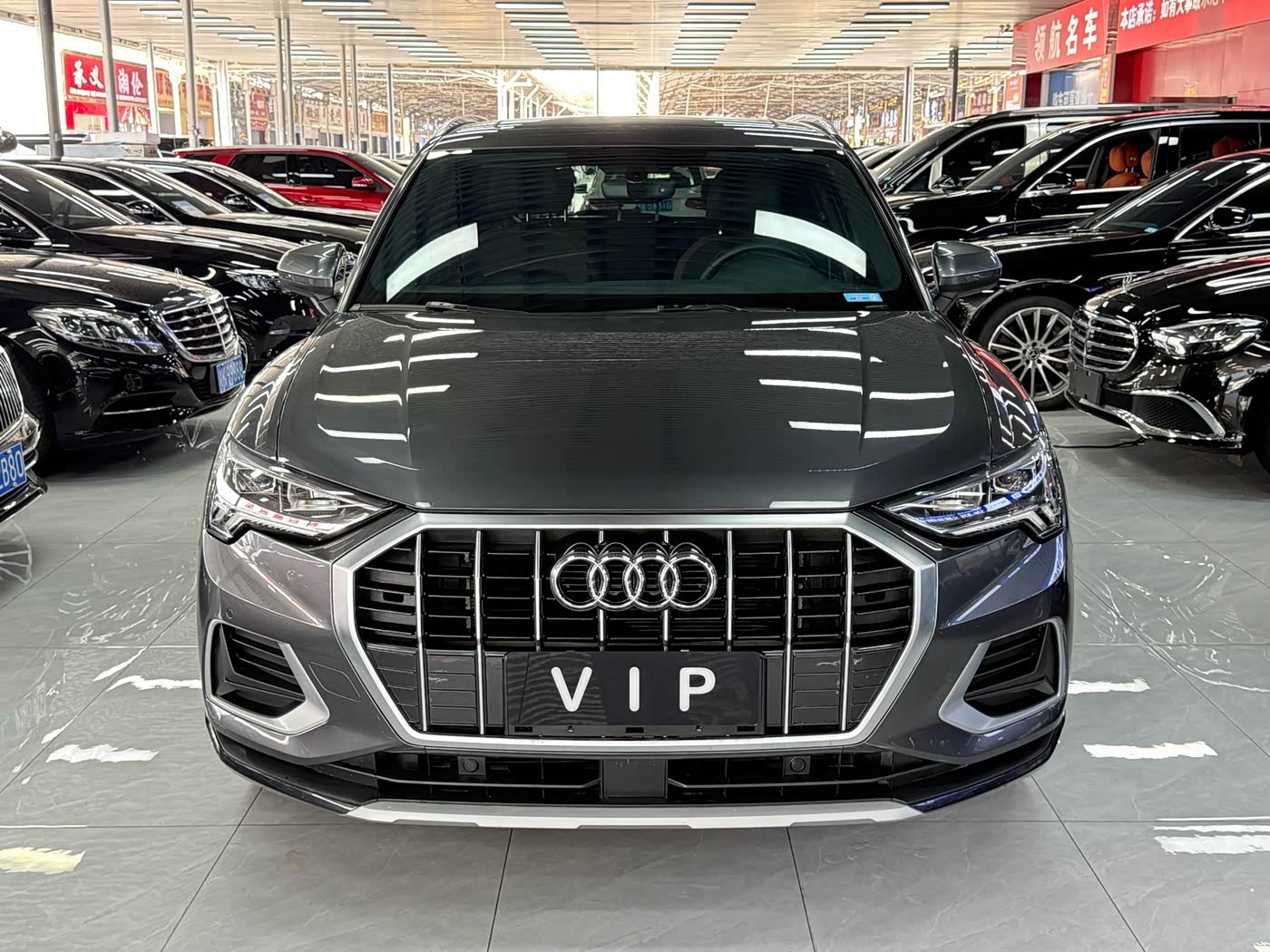 Audi Q3 1.4 л 2023 г. Серебристо-серый, пробег 35000 км
