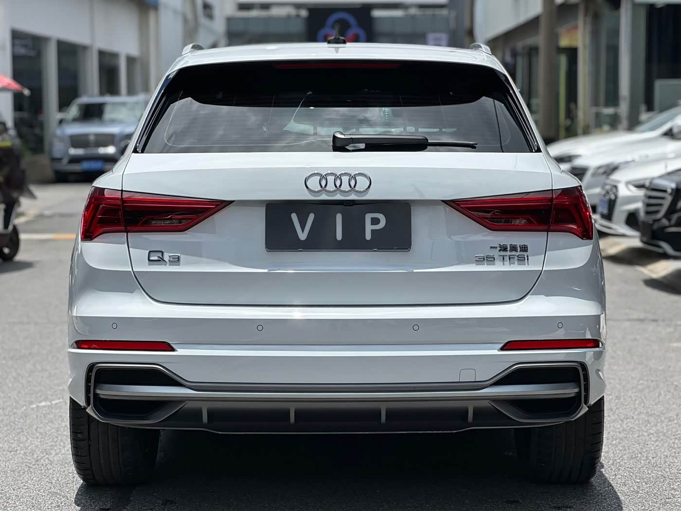 Audi Q3 1.4 л 2022 г. Белый, пробег 39000 км