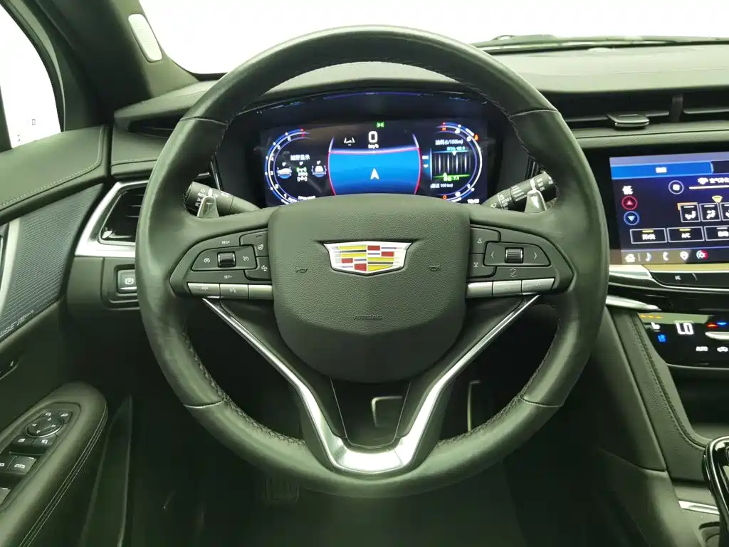 Cadillac XT6 — миниатюра 11