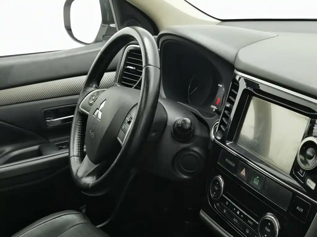 Mitsubishi Outlander (Import) — миниатюра 22