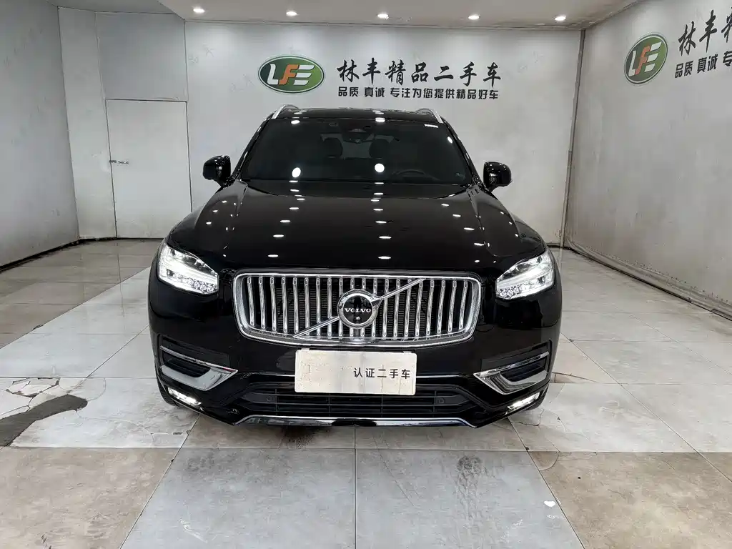 Volvo XC90 2023 B6 Luxury 7 мест