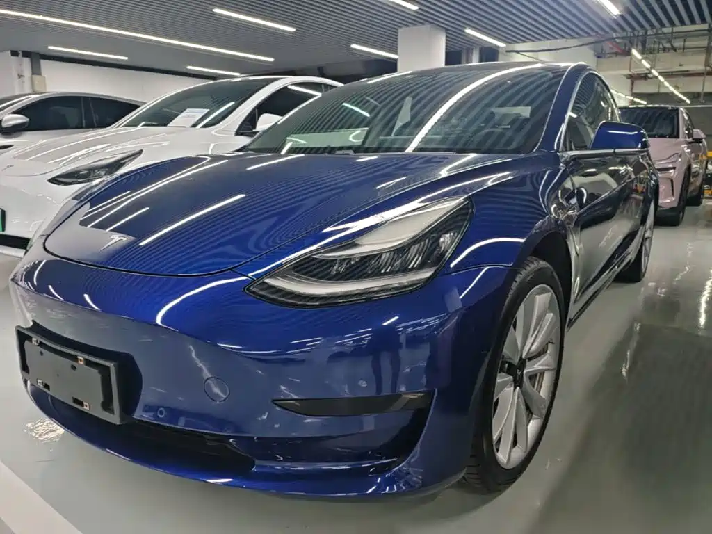Tesla Model 3 — миниатюра 2
