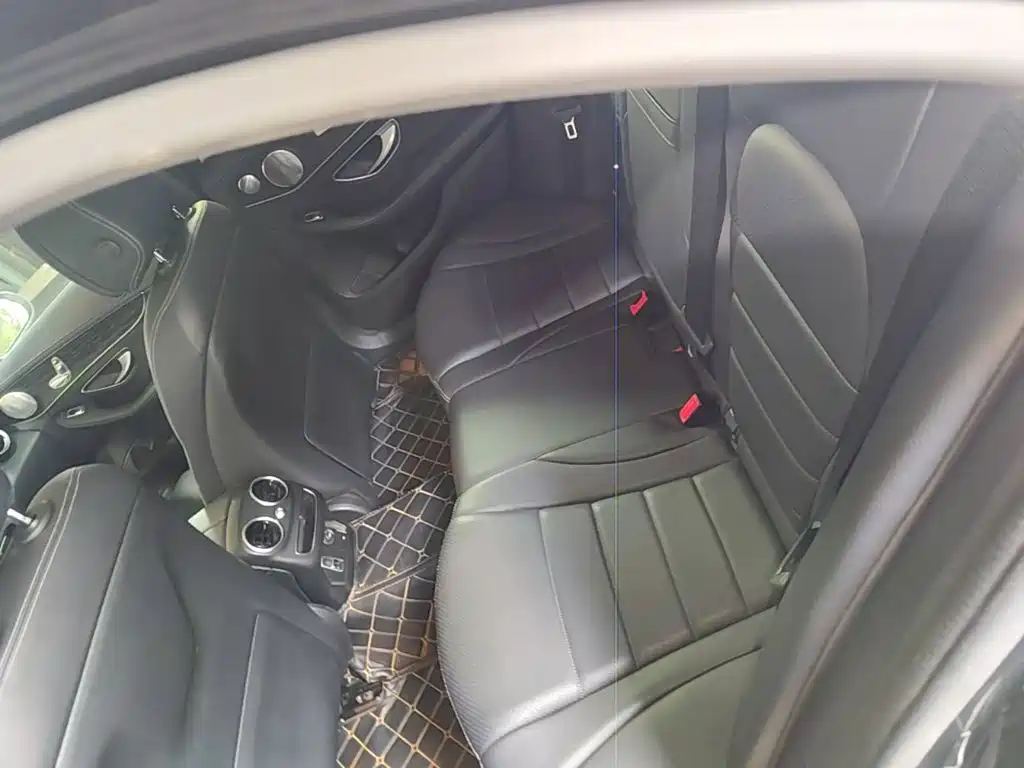 Mercedes-Benz C-Class — миниатюра 17