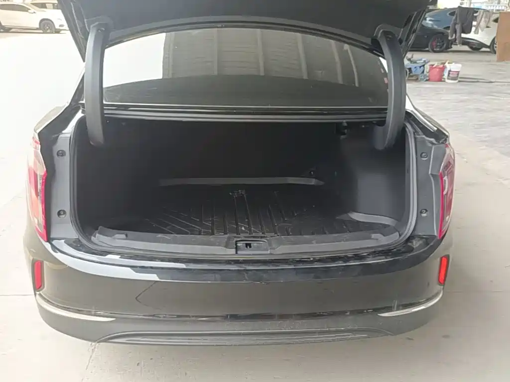Hongqi Hongqi E-QM5 — миниатюра 19