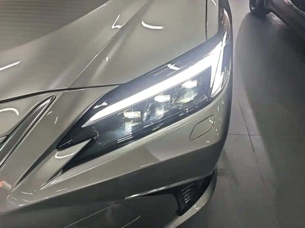 Lexus ES — миниатюра 18