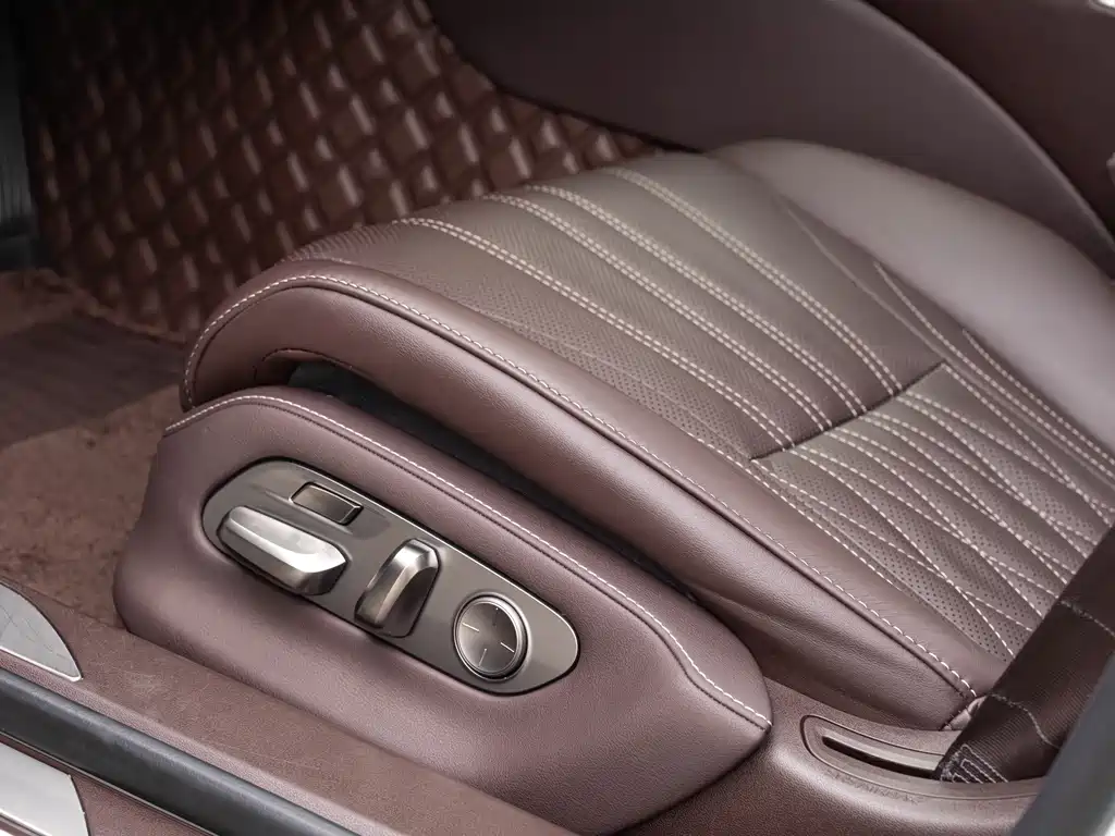 Lexus LS — миниатюра 22