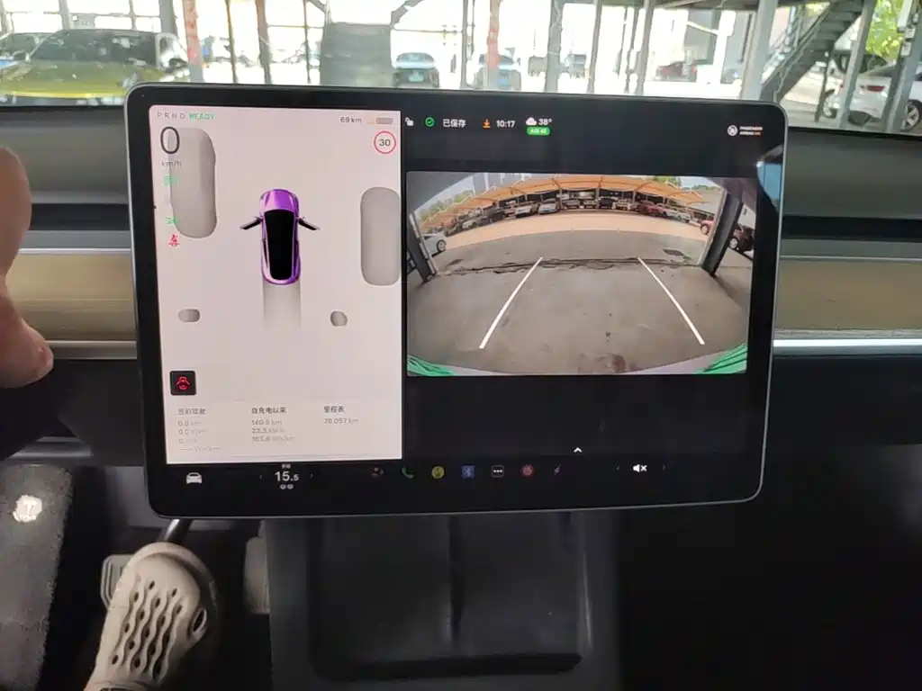 Tesla Model Y — миниатюра 13