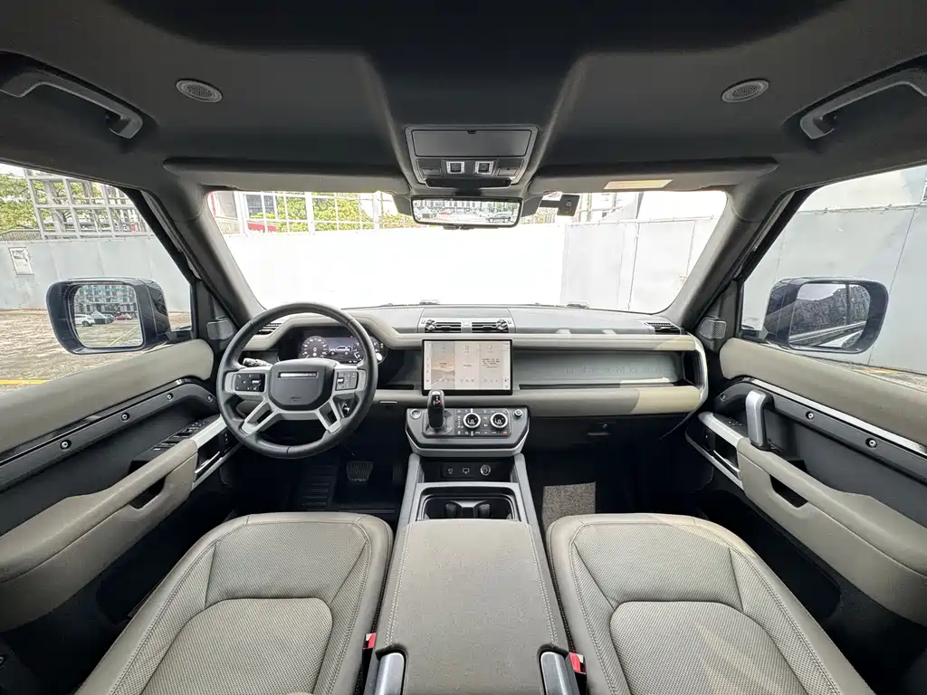 Land Rover Defender — миниатюра 7