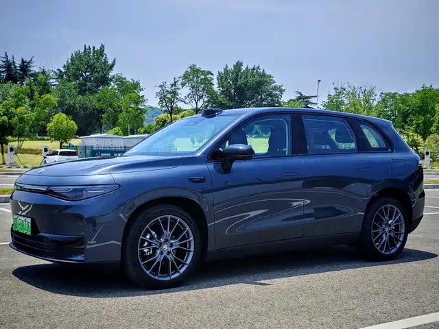 ZERO-RUNNING CAR ZERO RUN C10 2024