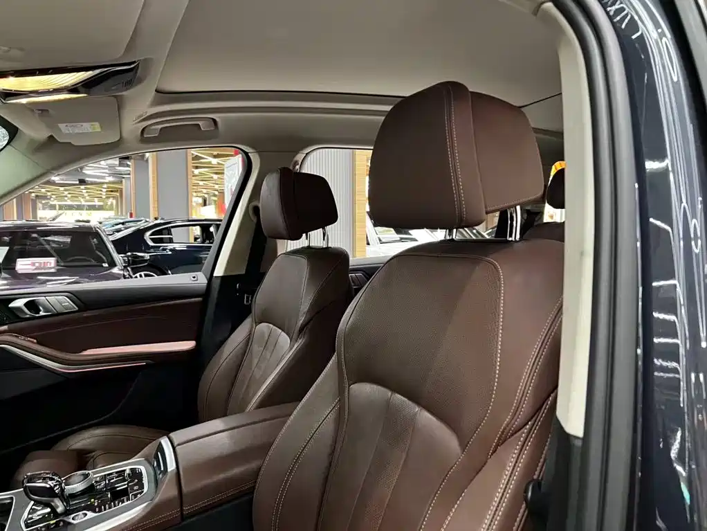 BMW X7 — миниатюра 2