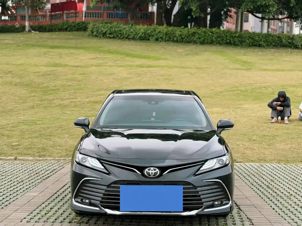 Toyota Camry — миниатюра 2