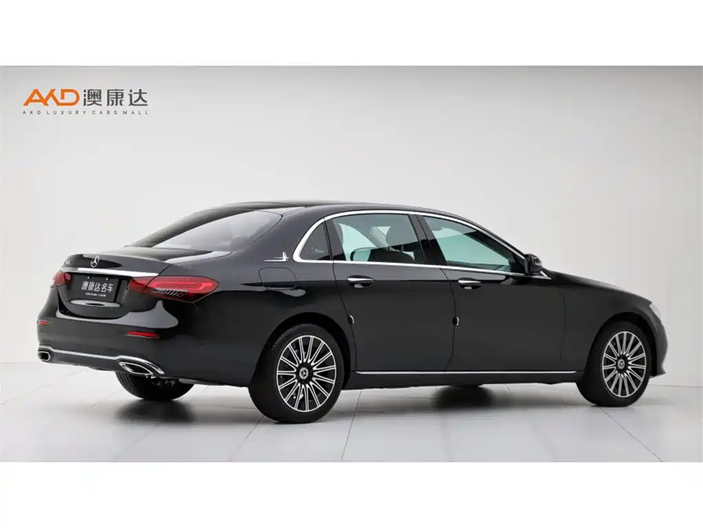 Mercedes-Benz E-Class — миниатюра 3