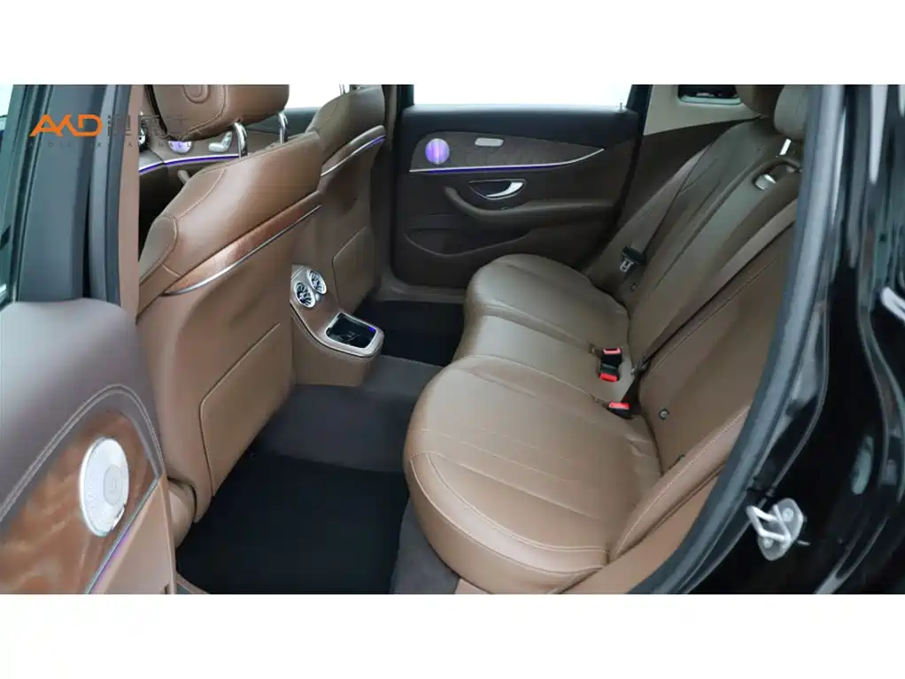 Mercedes-Benz E-Class — миниатюра 7