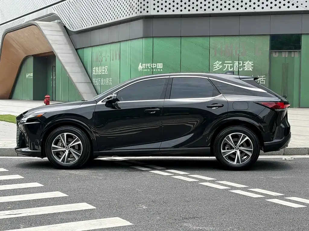 Lexus RX 2025 300