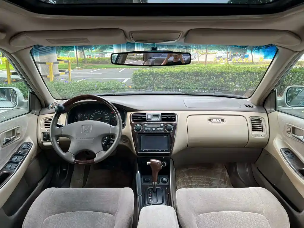 Honda Accord — миниатюра 8