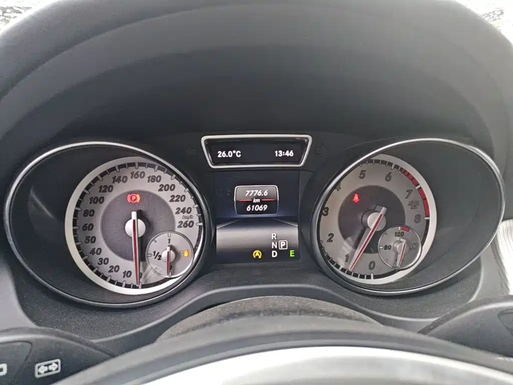 Mercedes-Benz GLA — миниатюра 12