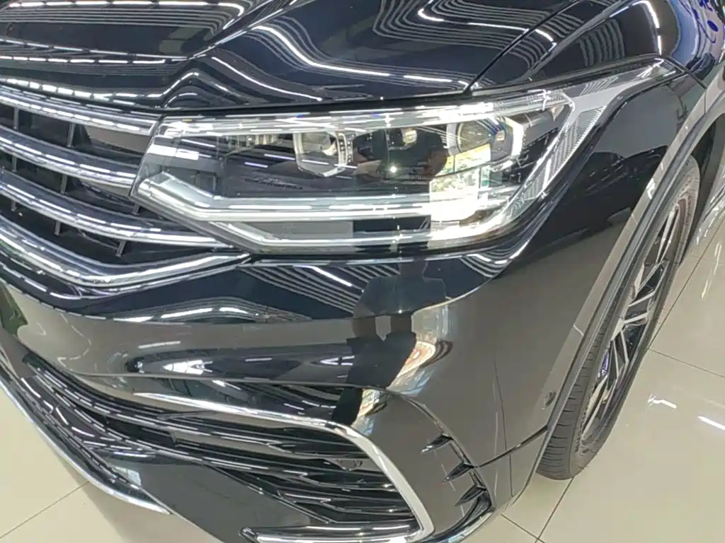 Volkswagen Tiguan L — миниатюра 24