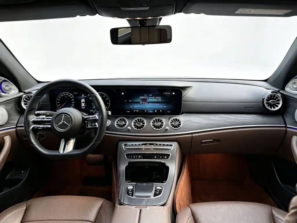 Mercedes-Benz E-Class — миниатюра 5