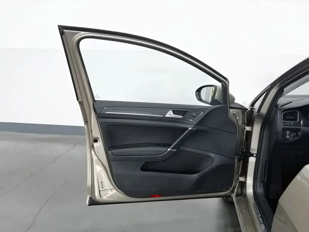 Volkswagen Golf — миниатюра 8