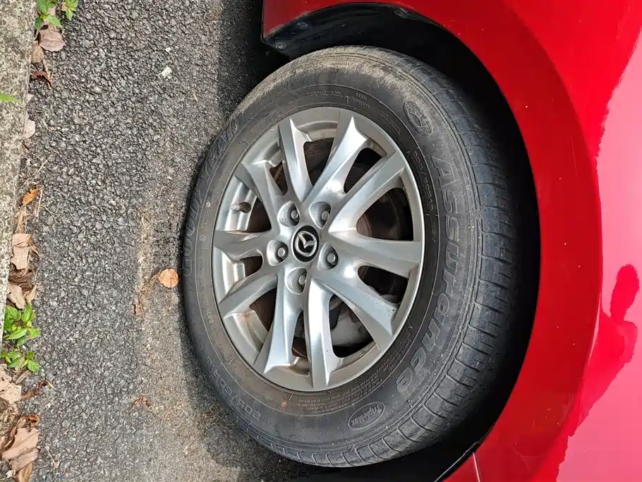 Mazda Mazda3 3 2016 1.5L AT Luxury