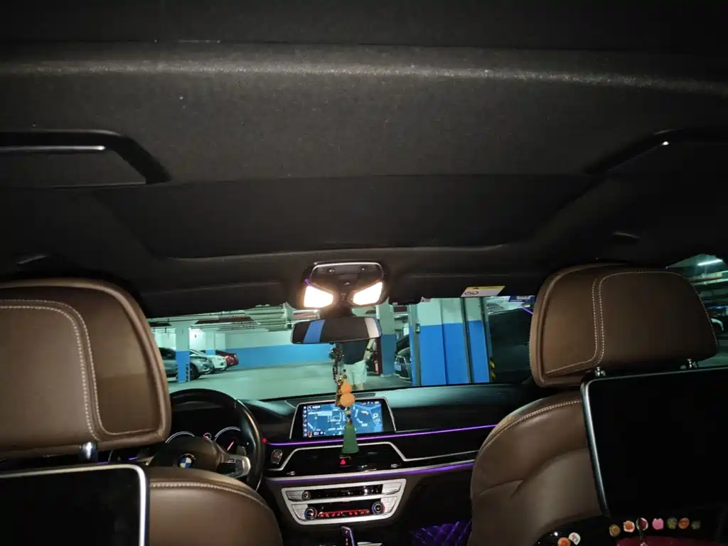 BMW 7 Series — миниатюра 9